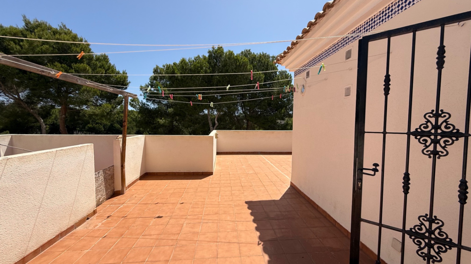 For sale - 4 Bedroom 2 Bathroom Villa in Las Ramblas Villamartin - Inland  - Alicante