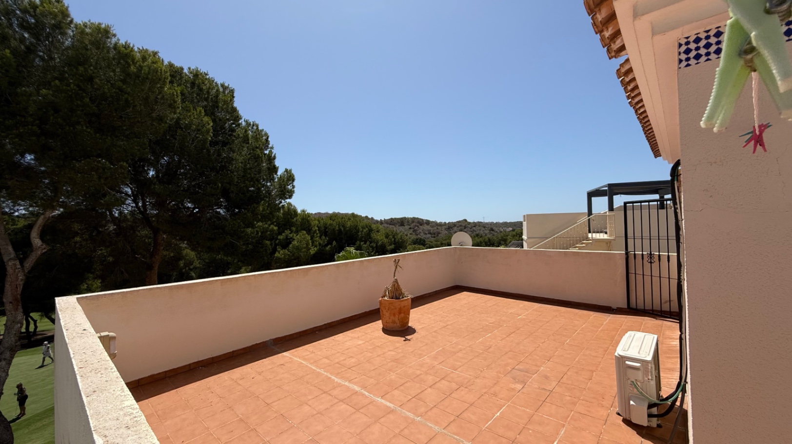 For sale - 4 Bedroom 2 Bathroom Villa in Las Ramblas Villamartin - Inland  - Alicante