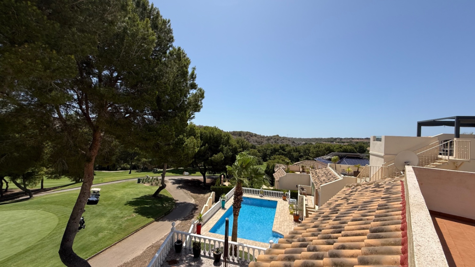 For sale - 4 Bedroom 2 Bathroom Villa in Las Ramblas Villamartin - Inland  - Alicante