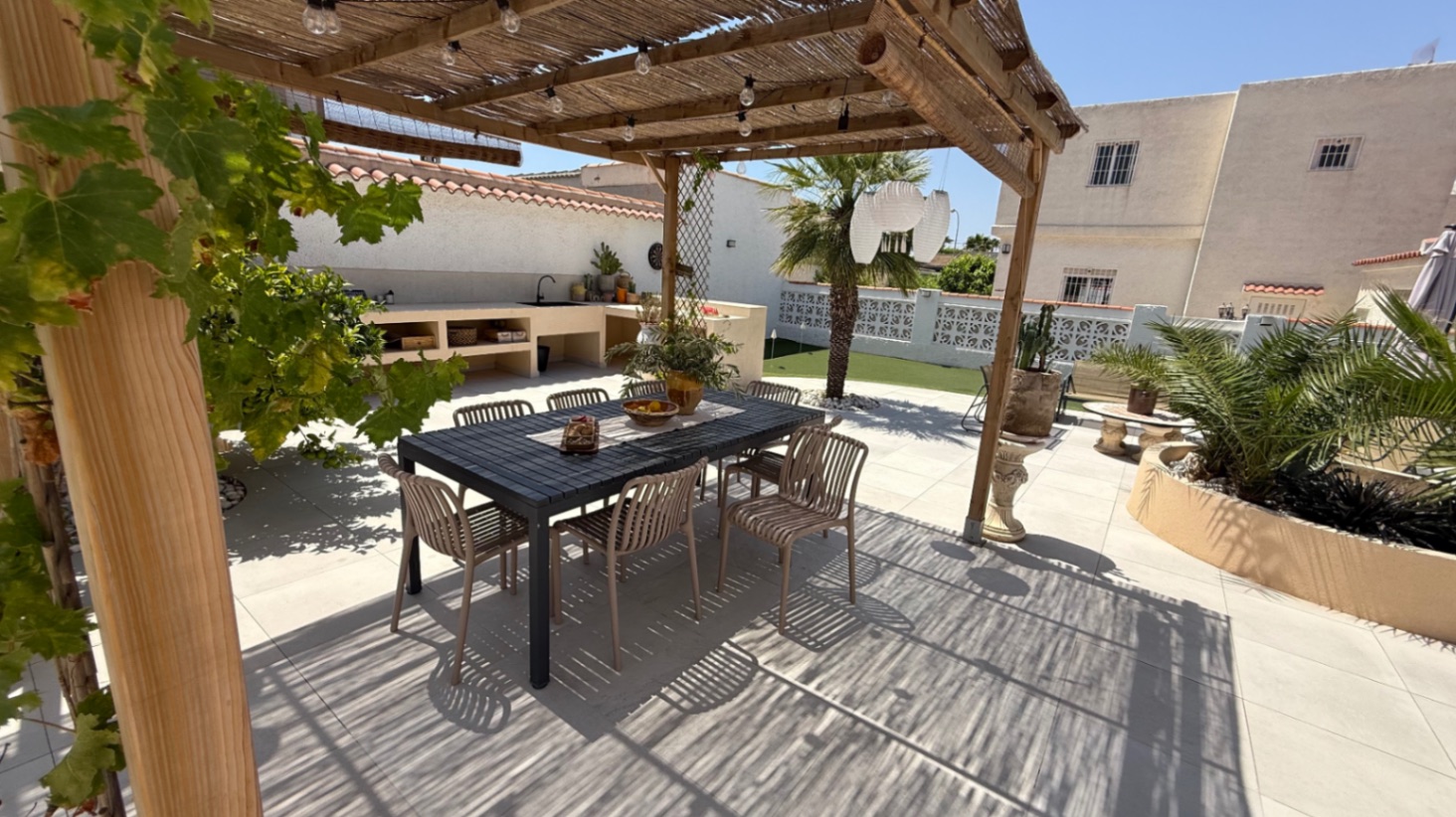 For sale - 3 Bedroom 3 Bathroom Villa in Torrevieja - Costa Blanca  - Alicante