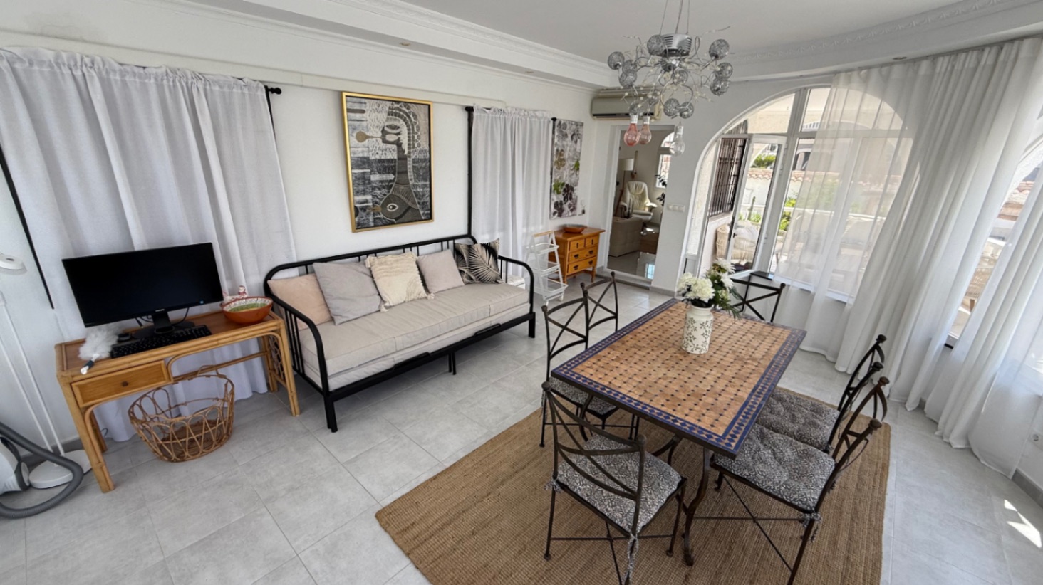 For sale - 3 Bedroom 3 Bathroom Villa in Torrevieja - Costa Blanca  - Alicante