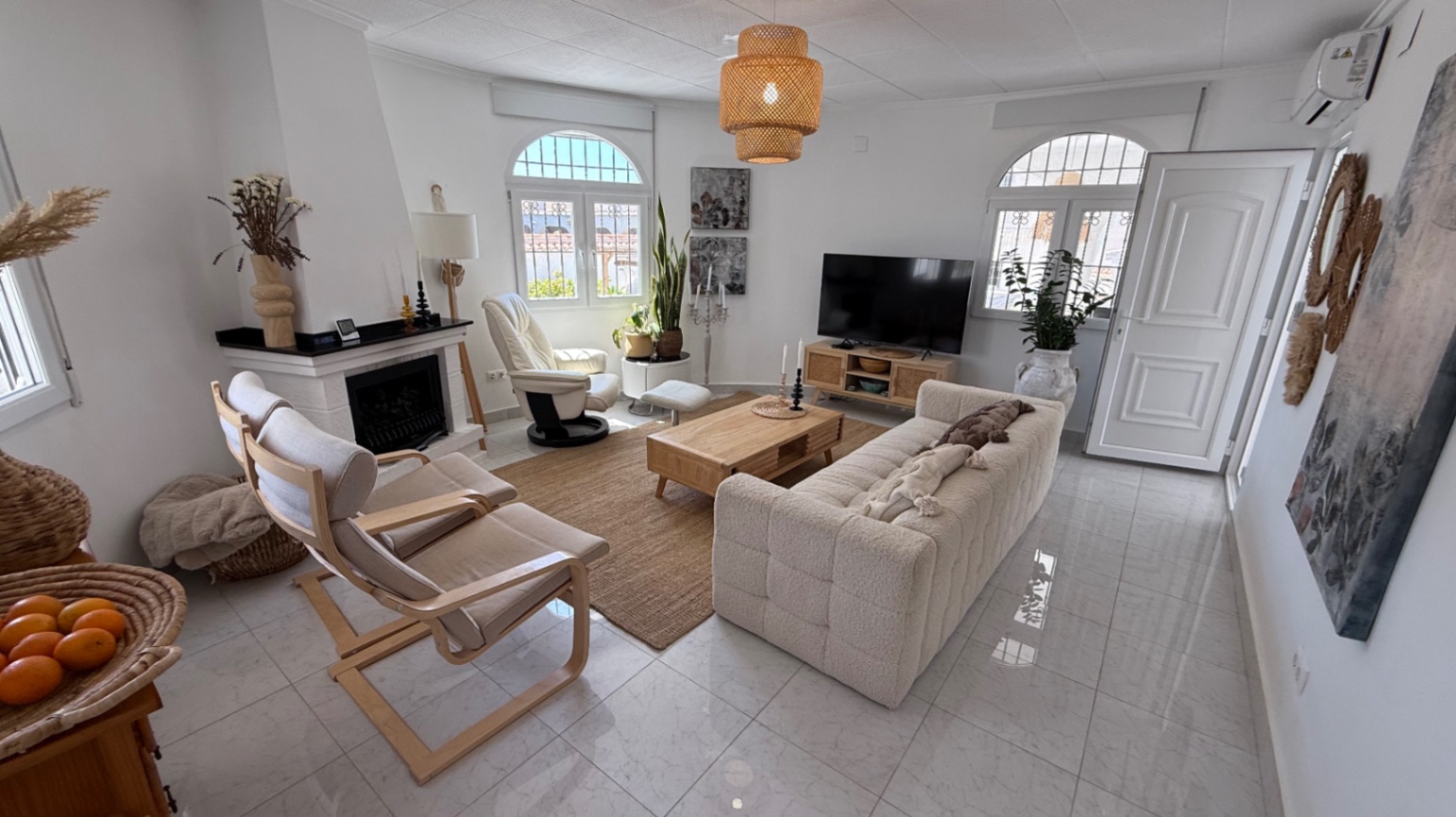 For sale - 3 Bedroom 3 Bathroom Villa in Torrevieja - Costa Blanca  - Alicante
