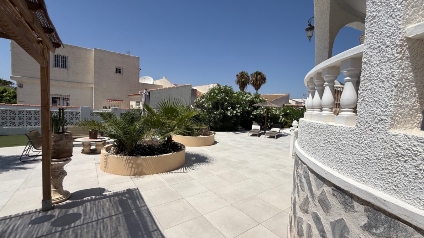 For sale - 3 Bedroom 3 Bathroom Villa in Torrevieja - Costa Blanca  - Alicante