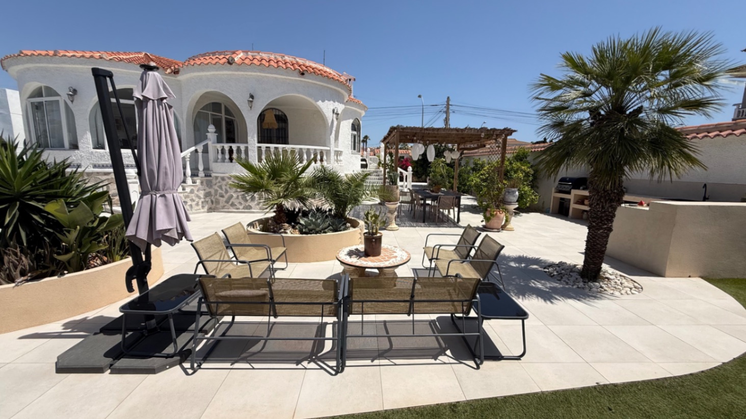 For sale - 3 Bedroom 3 Bathroom Villa in Torrevieja - Costa Blanca  - Alicante