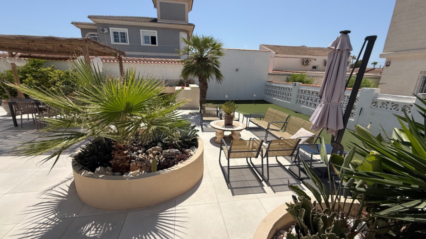 For sale - 3 Bedroom 3 Bathroom Villa in Torrevieja - Costa Blanca  - Alicante