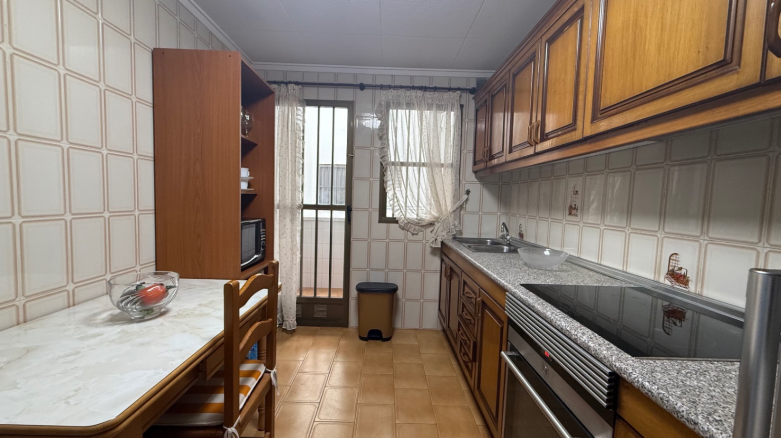For sale - 3 Bedroom 2 Bathroom Apartment in Torrevieja - Costa Blanca  - Alicante
