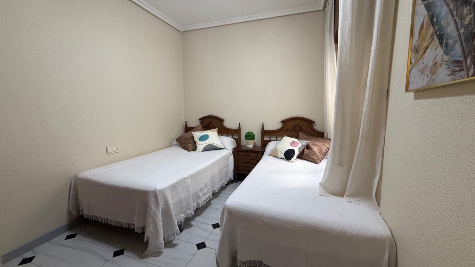 For sale - 3 Bedroom 2 Bathroom Apartment in Torrevieja - Costa Blanca  - Alicante