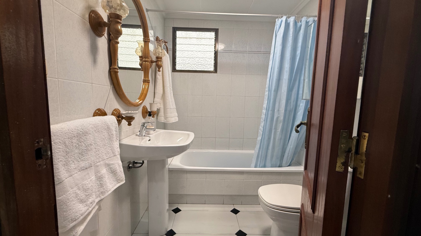For sale - 3 Bedroom 2 Bathroom Apartment in Torrevieja - Costa Blanca  - Alicante