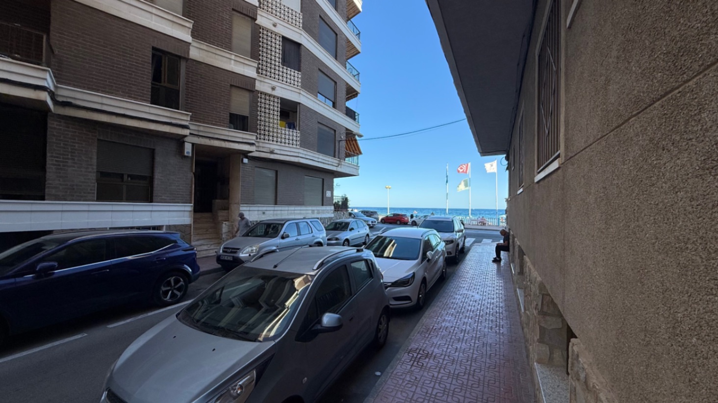 For sale - 3 Bedroom 2 Bathroom Apartment in Torrevieja - Costa Blanca  - Alicante