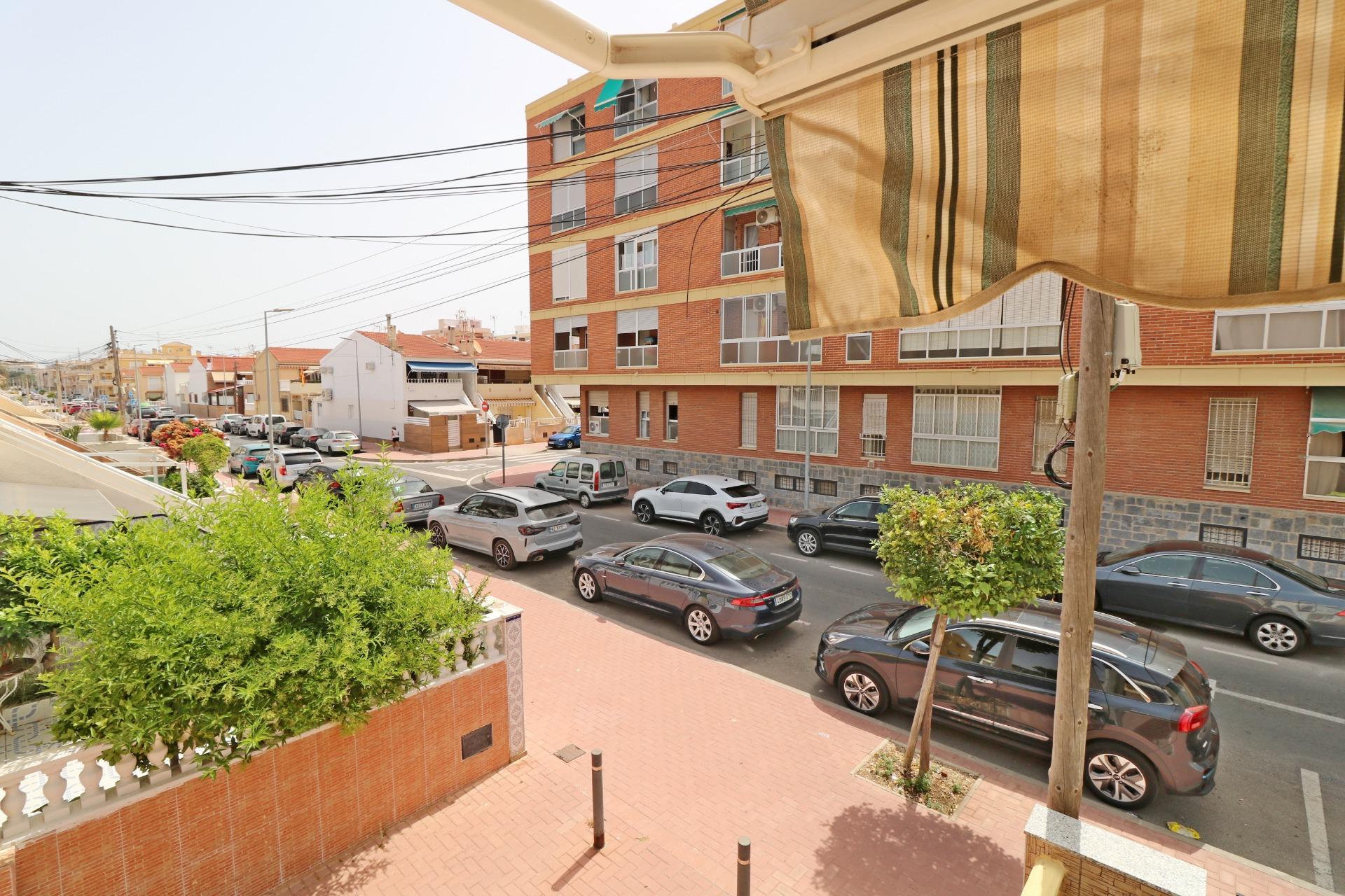 For sale - 3 Bedroom 1 Bathroom Town House in Torrevieja - Playa De Los Naufragos  - Alicante