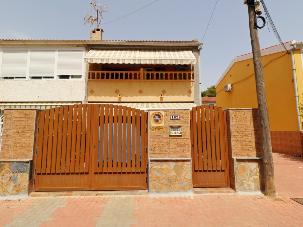 3 Bedroom 1 Bathroom Town House in Torrevieja