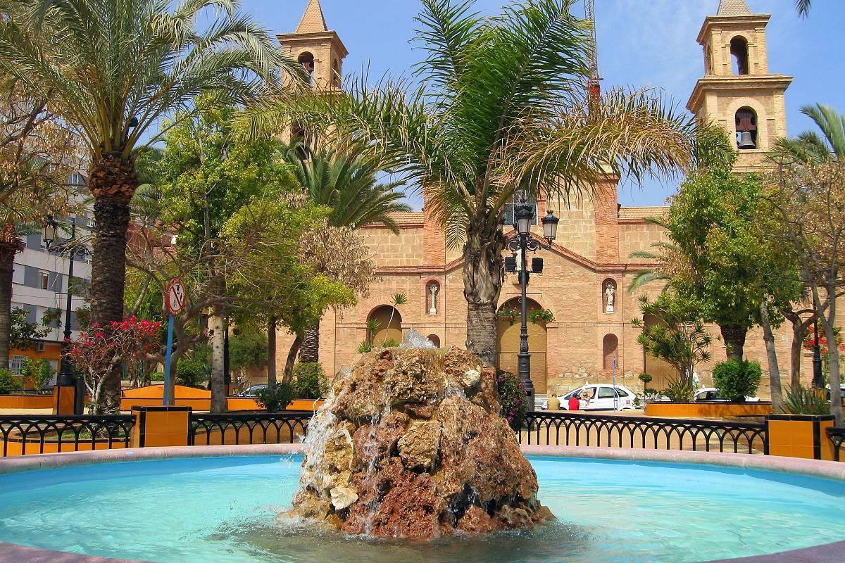 For sale - 4 Bedroom 2 Bathroom Apartment in Torrevieja - Centro  - Alicante