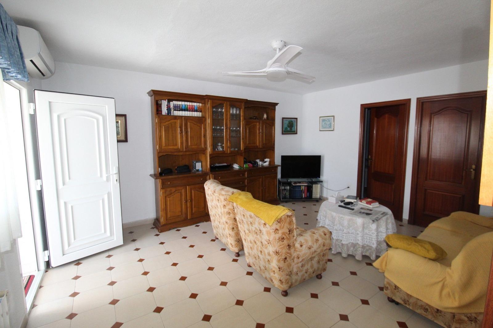 For sale - 5 Bedroom 2 Bathroom Villa in Los Balcones - Los Balcones - Los Altos Del Edén  - Alicante