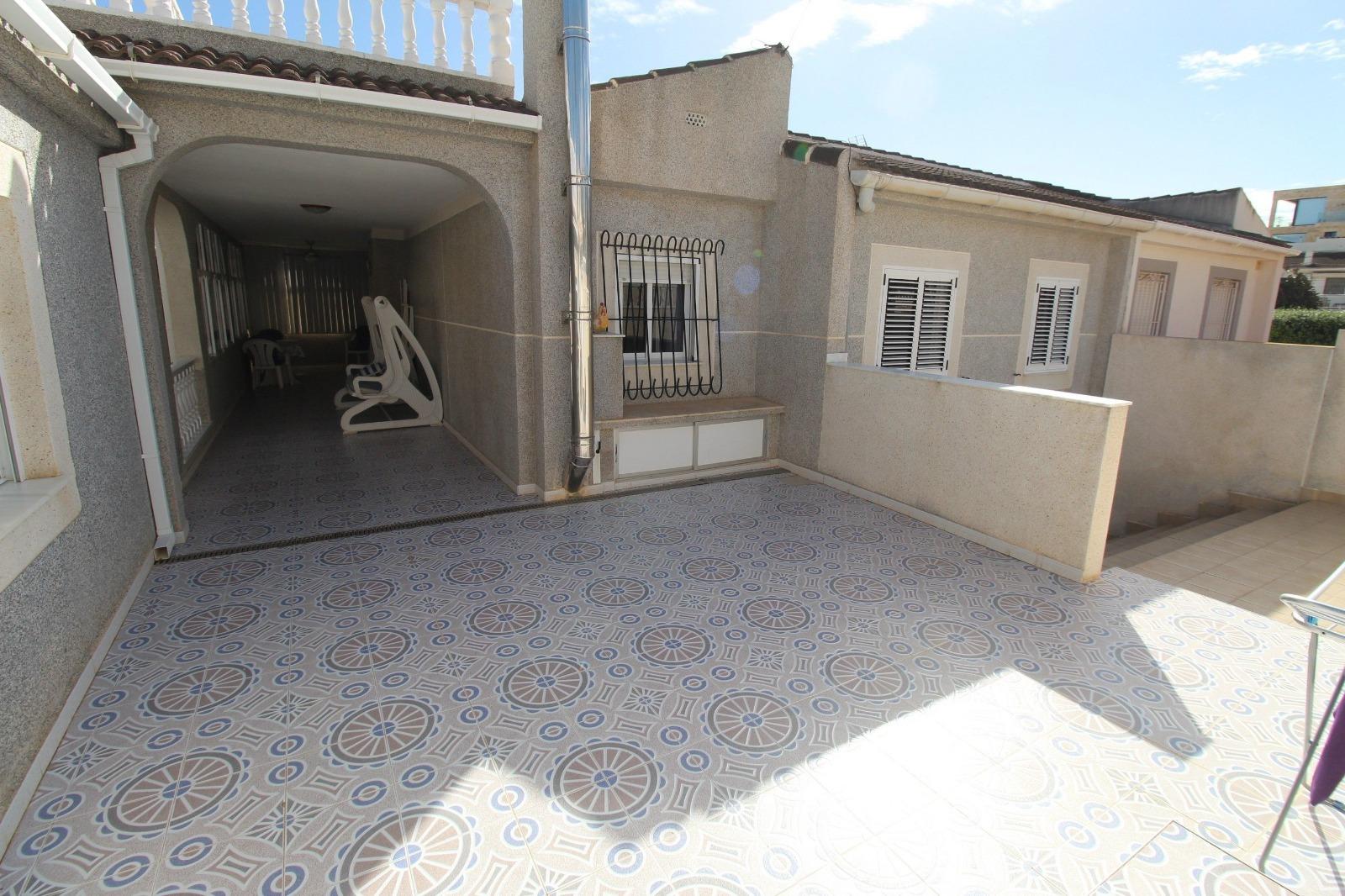 For sale - 5 Bedroom 2 Bathroom Villa in Los Balcones - Los Balcones - Los Altos Del Edén  - Alicante