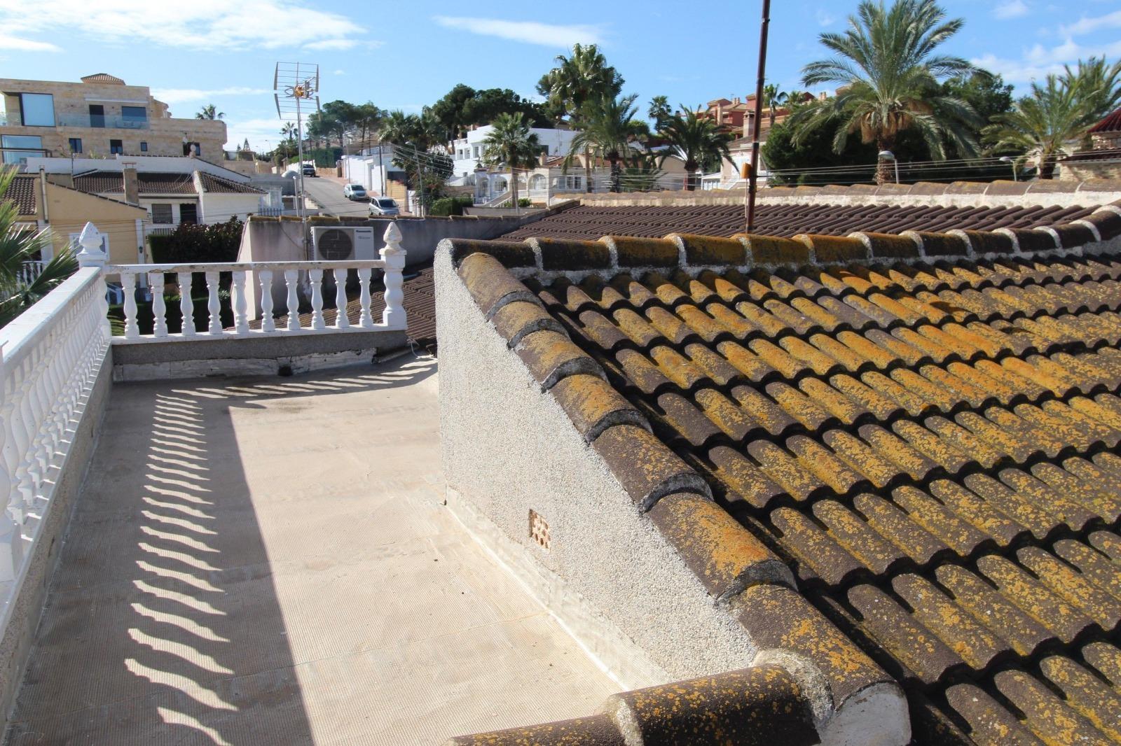 For sale - 5 Bedroom 2 Bathroom Villa in Los Balcones - Los Balcones - Los Altos Del Edén  - Alicante