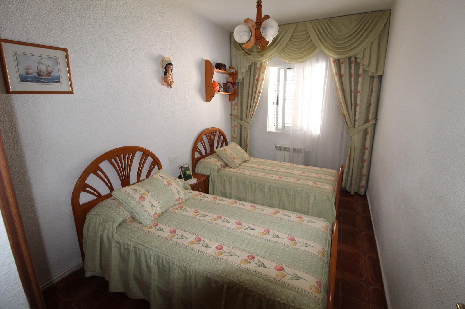 For sale - 5 Bedroom 2 Bathroom Villa in Los Balcones - Los Balcones - Los Altos Del Edén  - Alicante