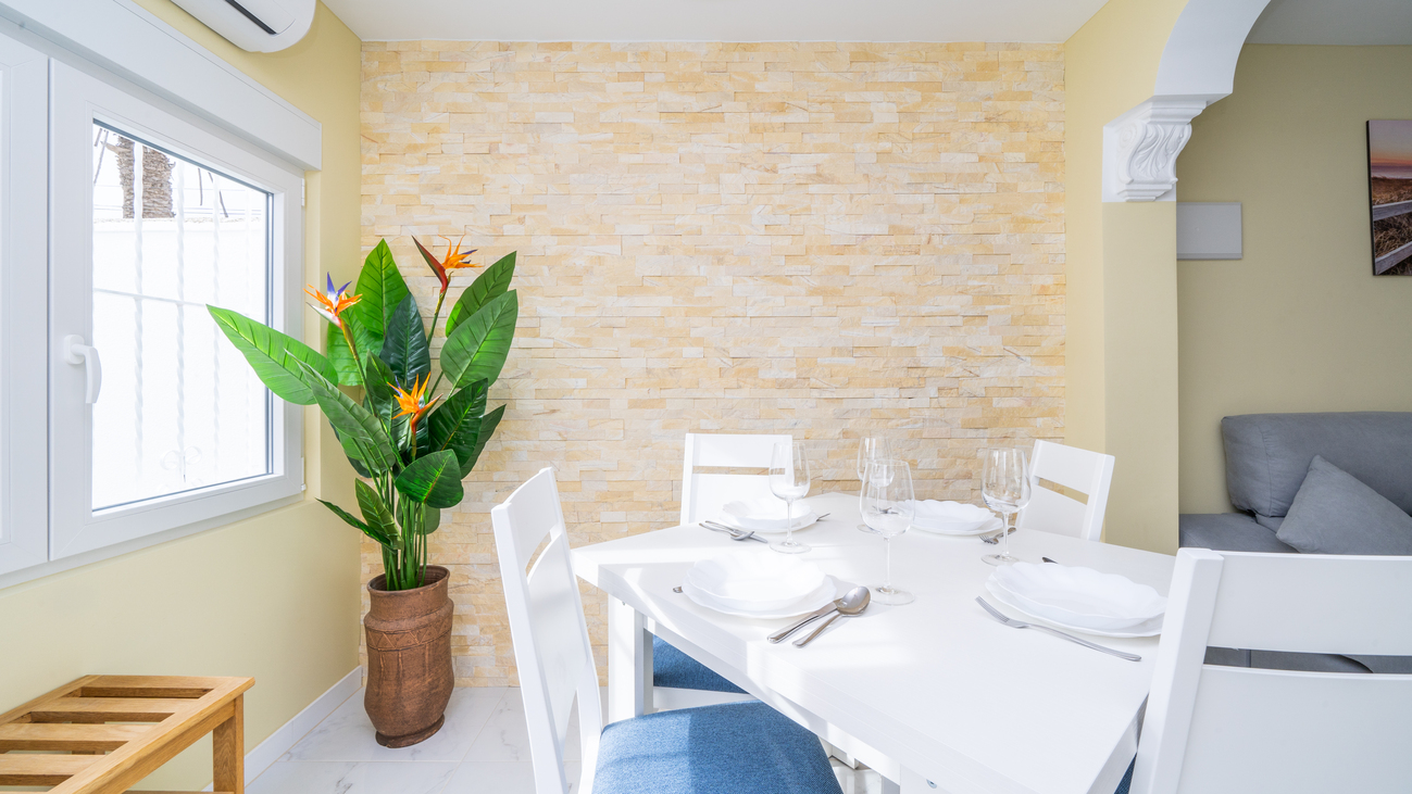 For sale - 3 Bedroom 1 Bathroom Bungalow in Torrevieja - Torreta  - Alicante