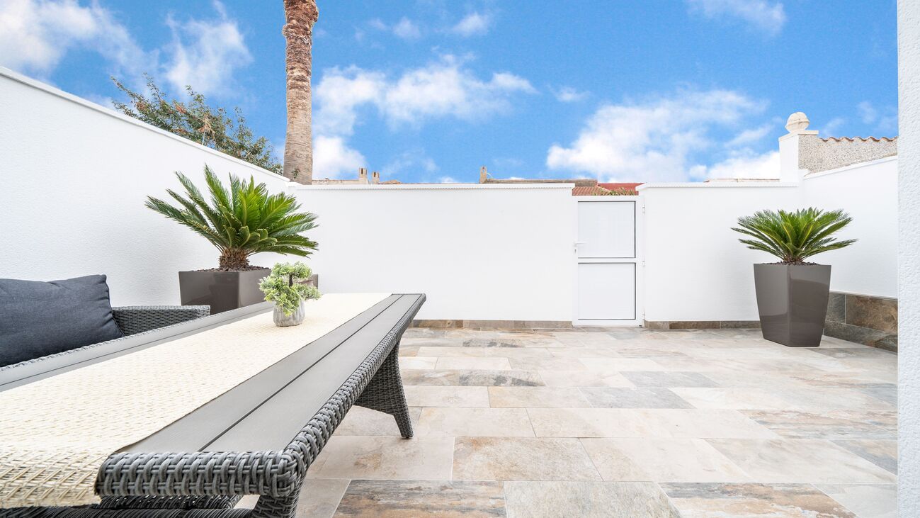 For sale - 3 Bedroom 1 Bathroom Bungalow in Torrevieja - Torreta  - Alicante