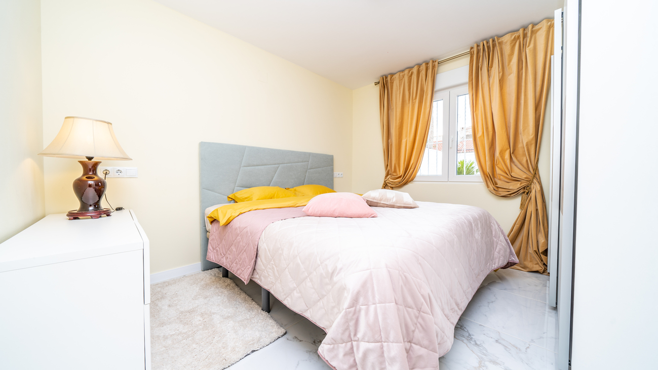 For sale - 3 Bedroom 1 Bathroom Bungalow in Torrevieja - Torreta  - Alicante