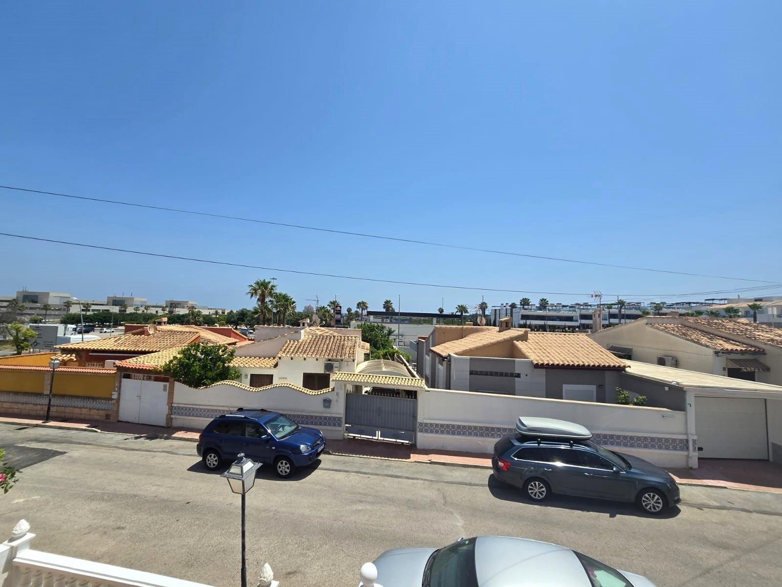 For sale - 3 Bedroom 2 Bathroom Town House in Torrevieja - Los Balcones  - Alicante