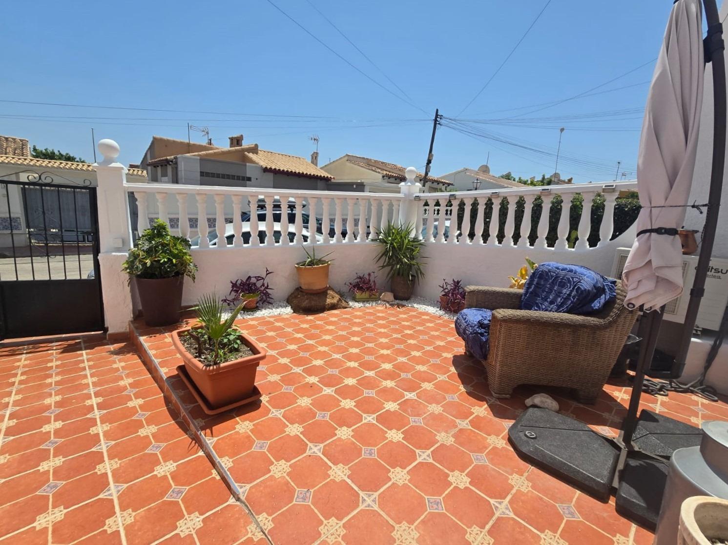 For sale - 3 Bedroom 2 Bathroom Town House in Torrevieja - Los Balcones  - Alicante