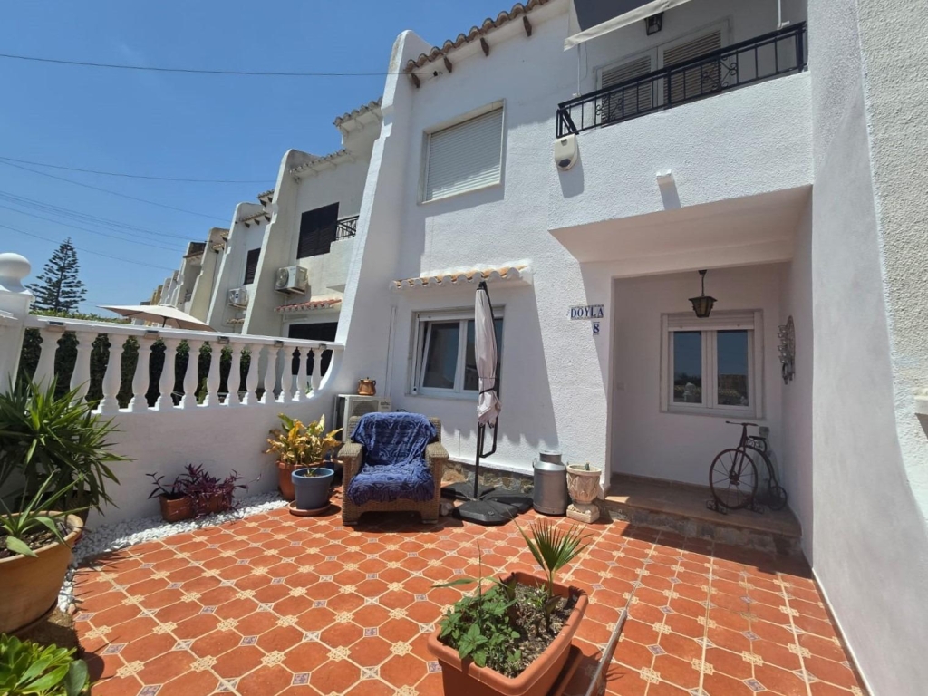 3 Bedroom 2 Bathroom Town House in Torrevieja