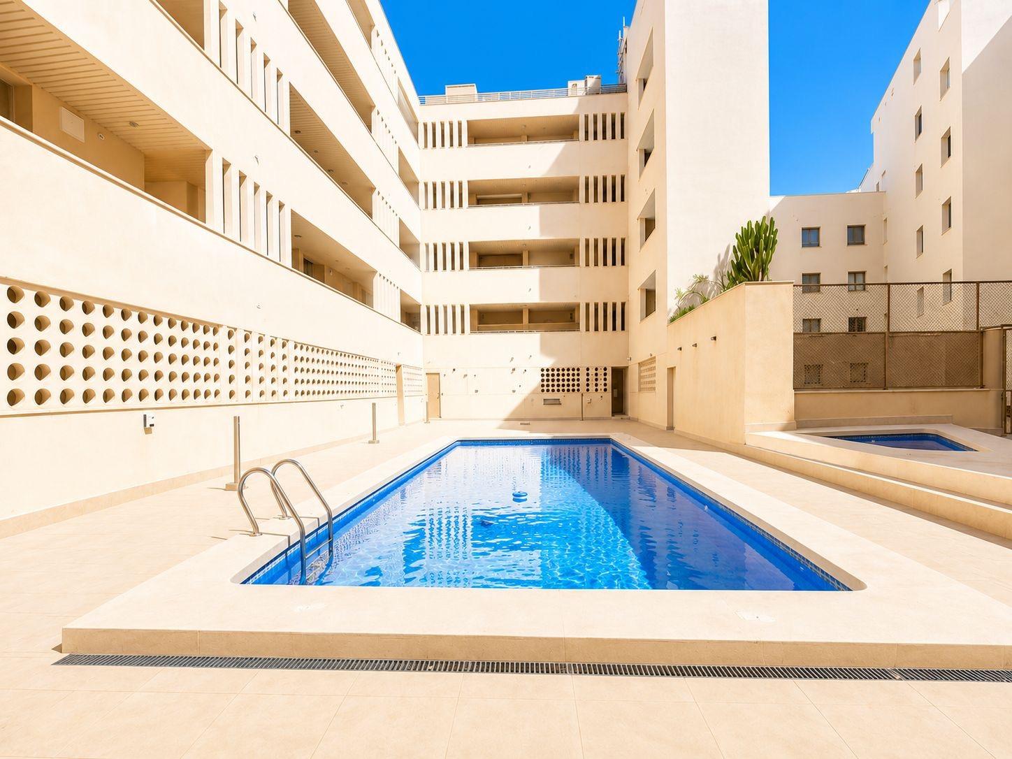 For sale - 3 Bedroom 2 Bathroom Apartment in Torrevieja - Playa Del Cura  - Alicante
