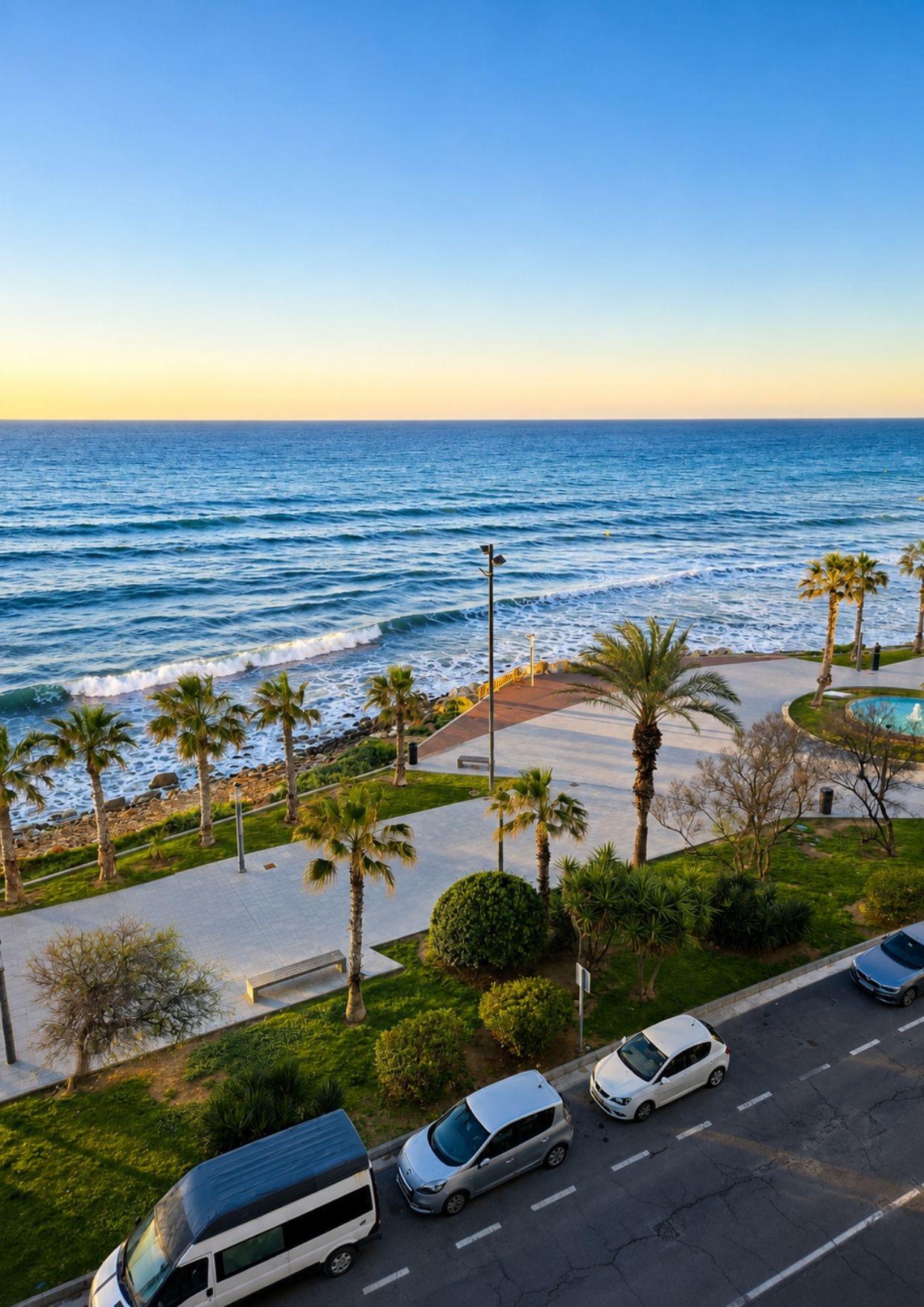 For sale - 3 Bedroom 2 Bathroom Apartment in Torrevieja - Playa Del Cura  - Alicante