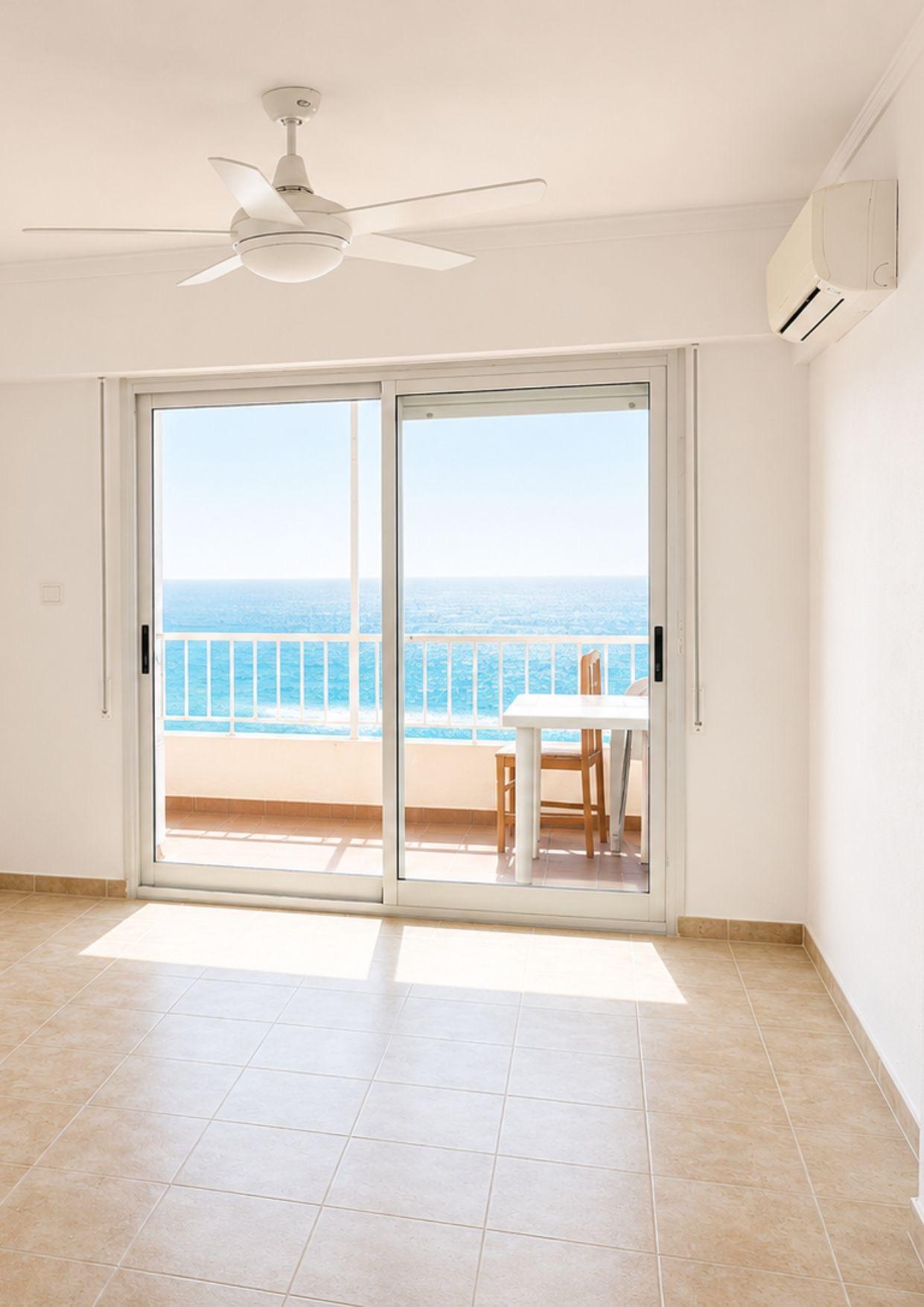 For sale - 3 Bedroom 2 Bathroom Apartment in Torrevieja - Playa Del Cura  - Alicante
