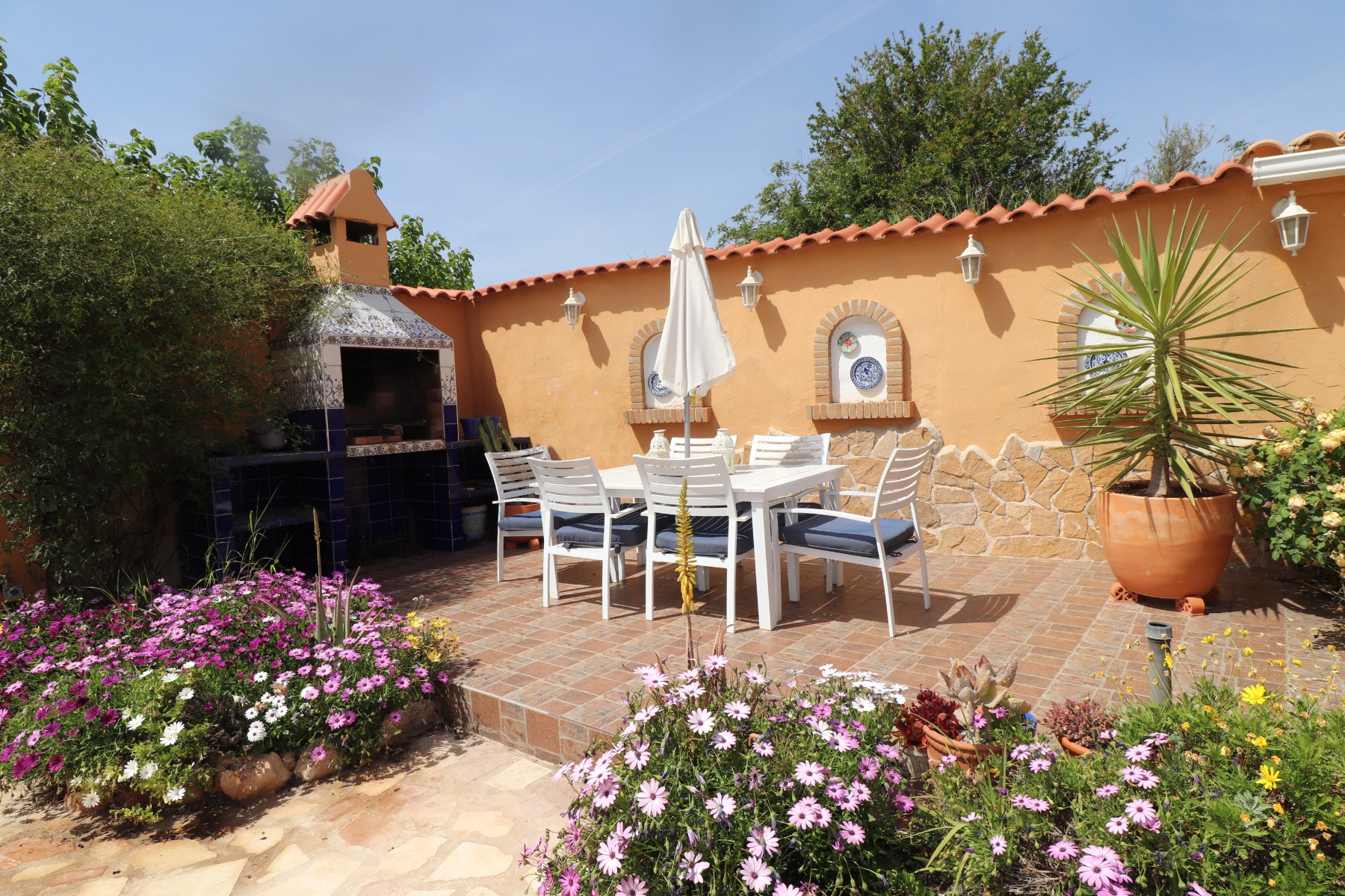 For sale - 5 Bedroom 2 Bathroom Country House in Hondón de las Nieves - Inland  - Alicante