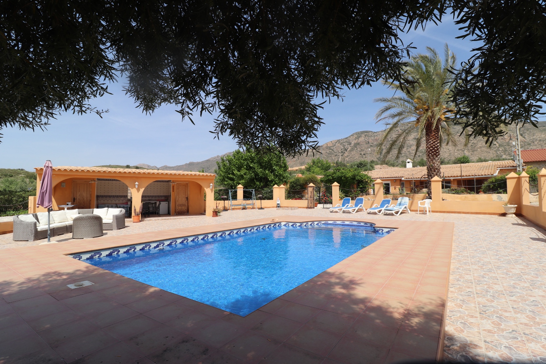 For sale - 5 Bedroom 2 Bathroom Country House in Hondón de las Nieves - Inland  - Alicante