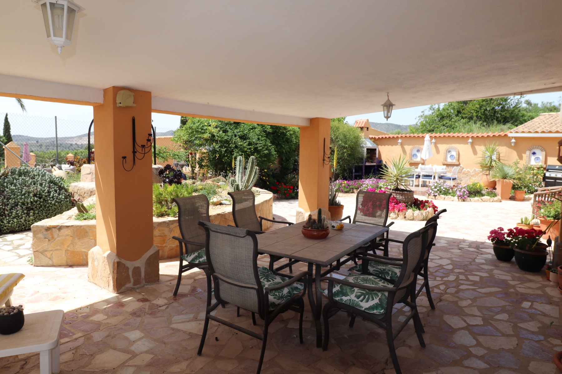 For sale - 5 Bedroom 2 Bathroom Country House in Hondón de las Nieves - Inland  - Alicante