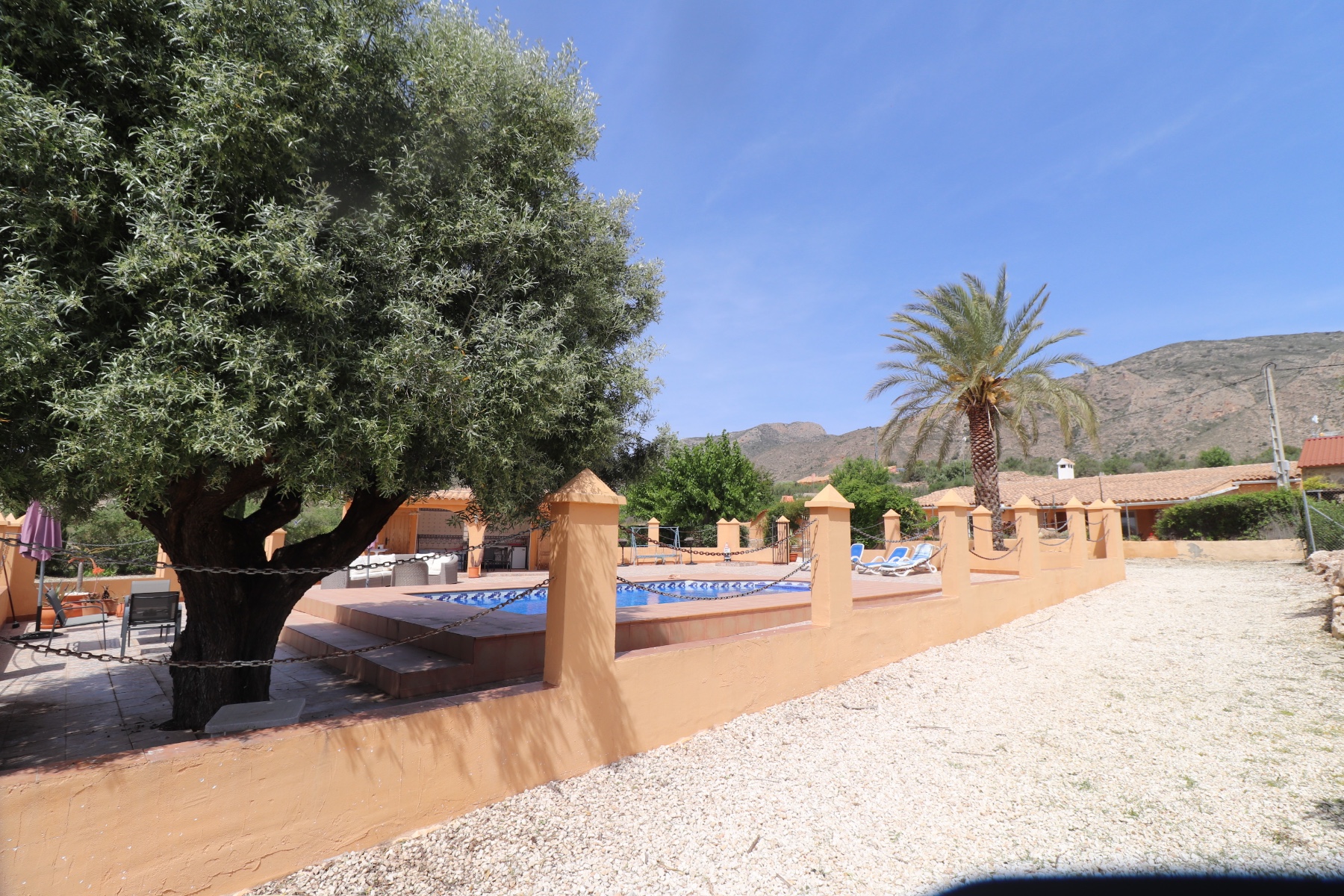 For sale - 5 Bedroom 2 Bathroom Country House in Hondón de las Nieves - Inland  - Alicante