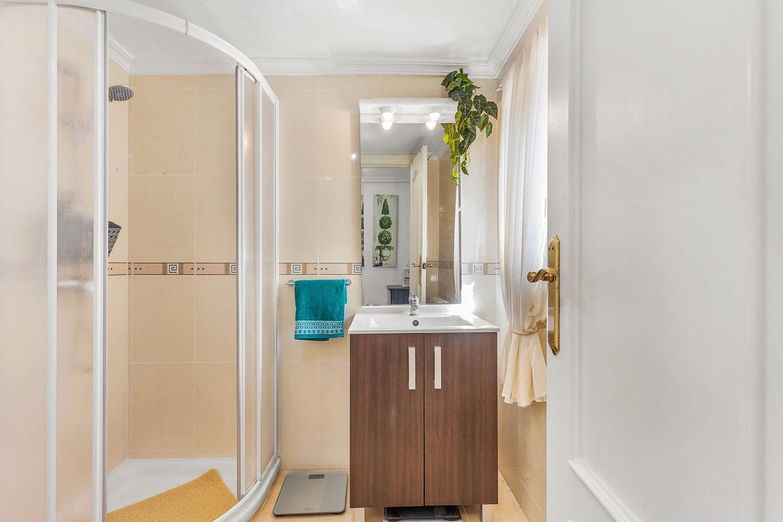 For sale - 4 Bedroom 3 Bathroom Villa in Torrevieja - Los Balcones - Los Altos Del Edén  - Alicante