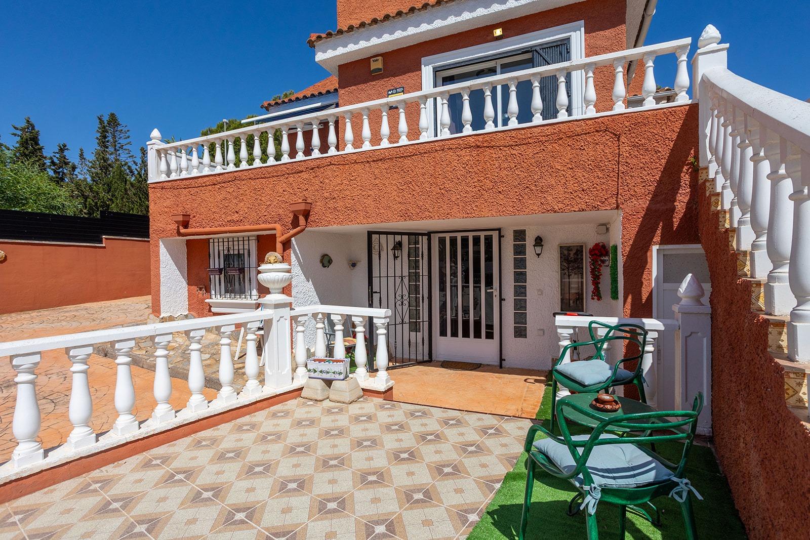 For sale - 4 Bedroom 3 Bathroom Villa in Torrevieja - Los Balcones - Los Altos Del Edén  - Alicante