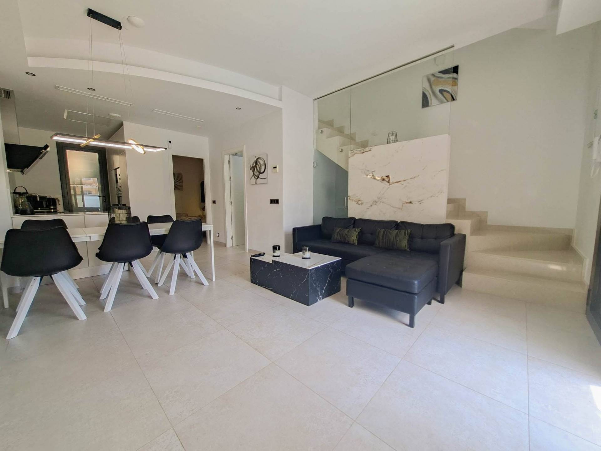 For sale - 3 Bedroom 3 Bathroom Villa in Villamartin - Costa Blanca  - Alicante