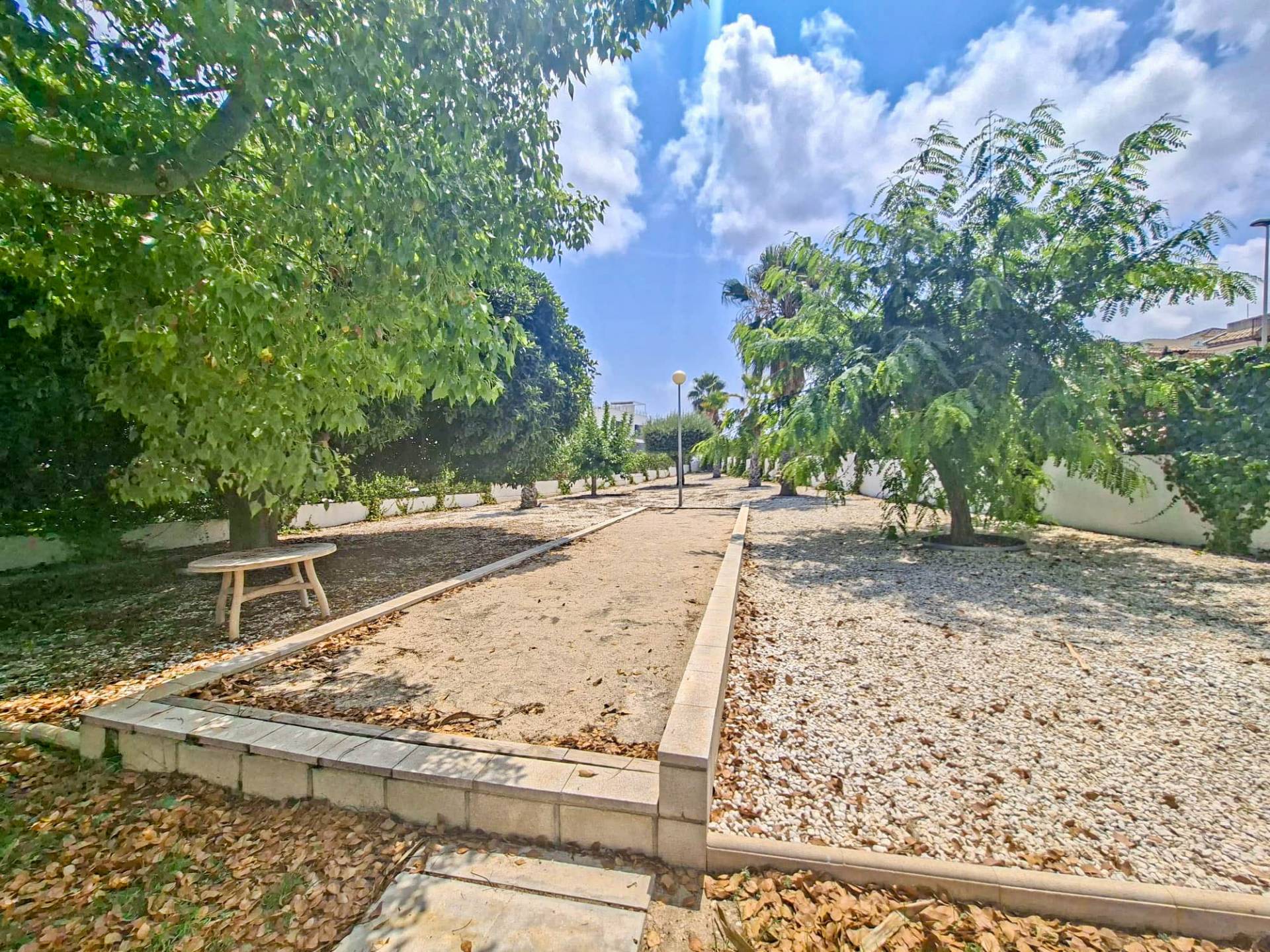 For sale - 3 Bedroom 3 Bathroom Villa in Villamartin - Costa Blanca  - Alicante