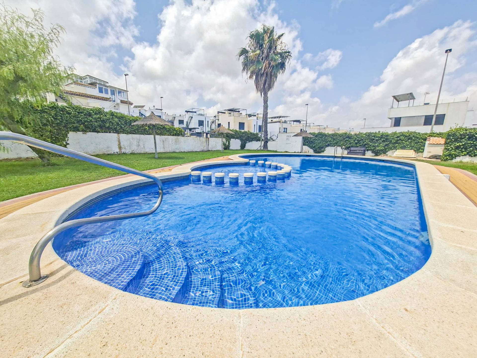 For sale - 3 Bedroom 3 Bathroom Villa in Villamartin - Costa Blanca  - Alicante