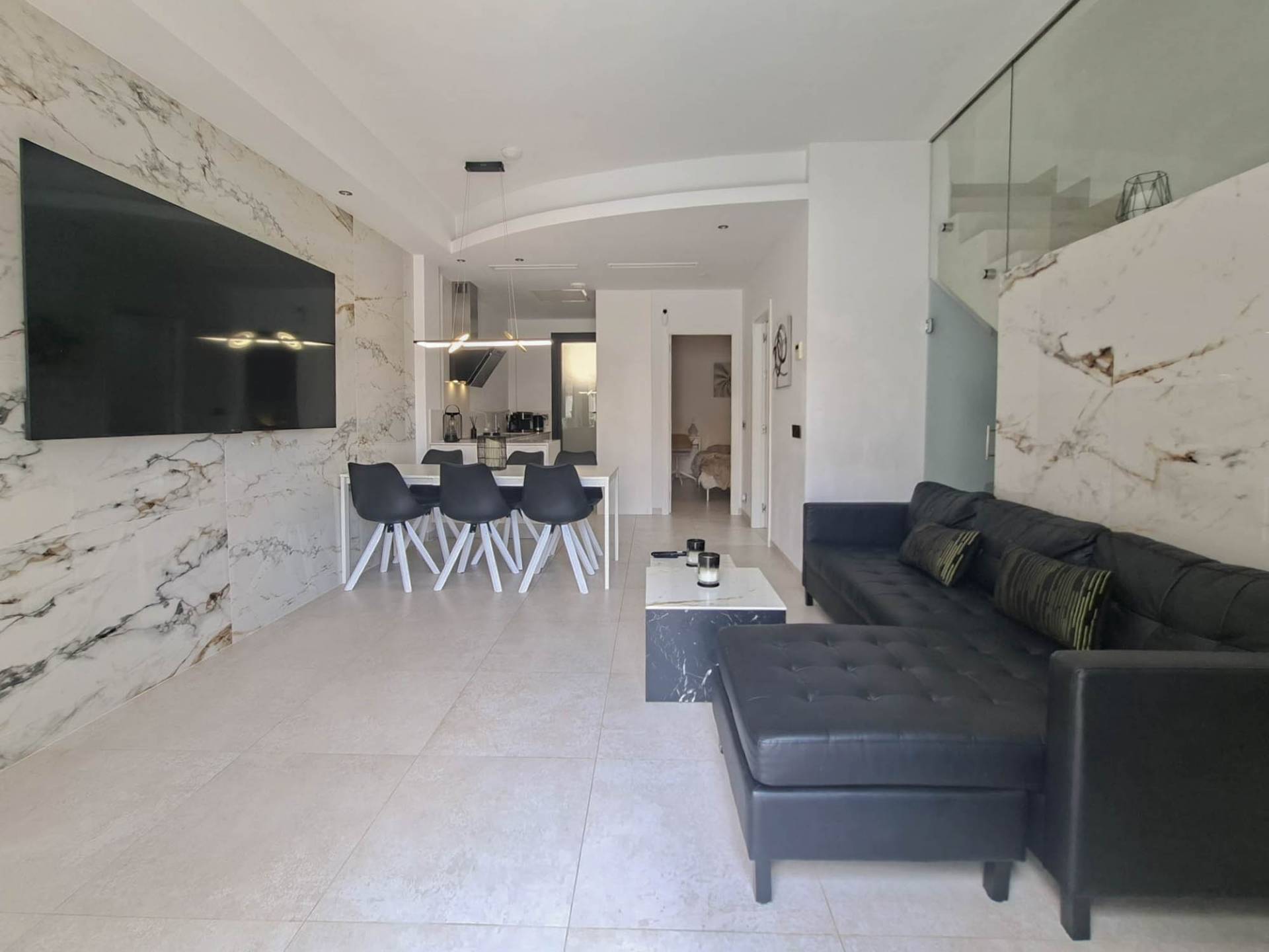 For sale - 3 Bedroom 3 Bathroom Villa in Villamartin - Costa Blanca  - Alicante