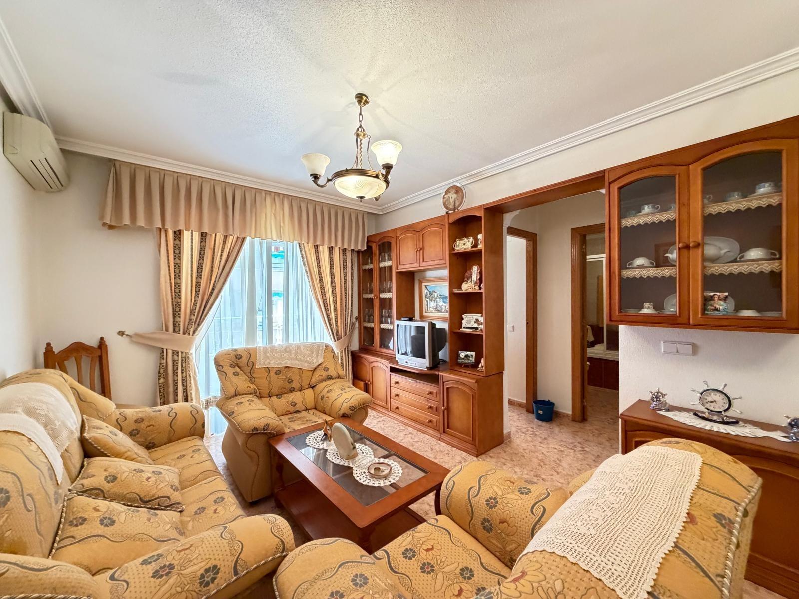 For sale - 3 Bedroom 2 Bathroom Apartment in Torrevieja - Playa Del Cura  - Alicante