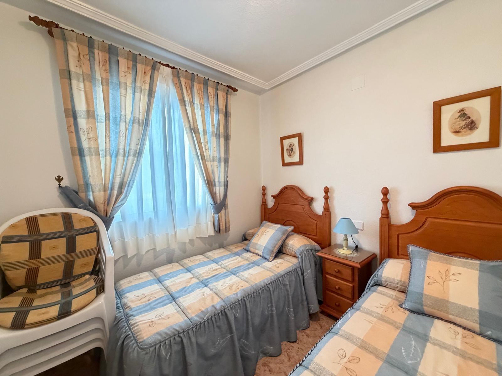For sale - 3 Bedroom 2 Bathroom Apartment in Torrevieja - Playa Del Cura  - Alicante
