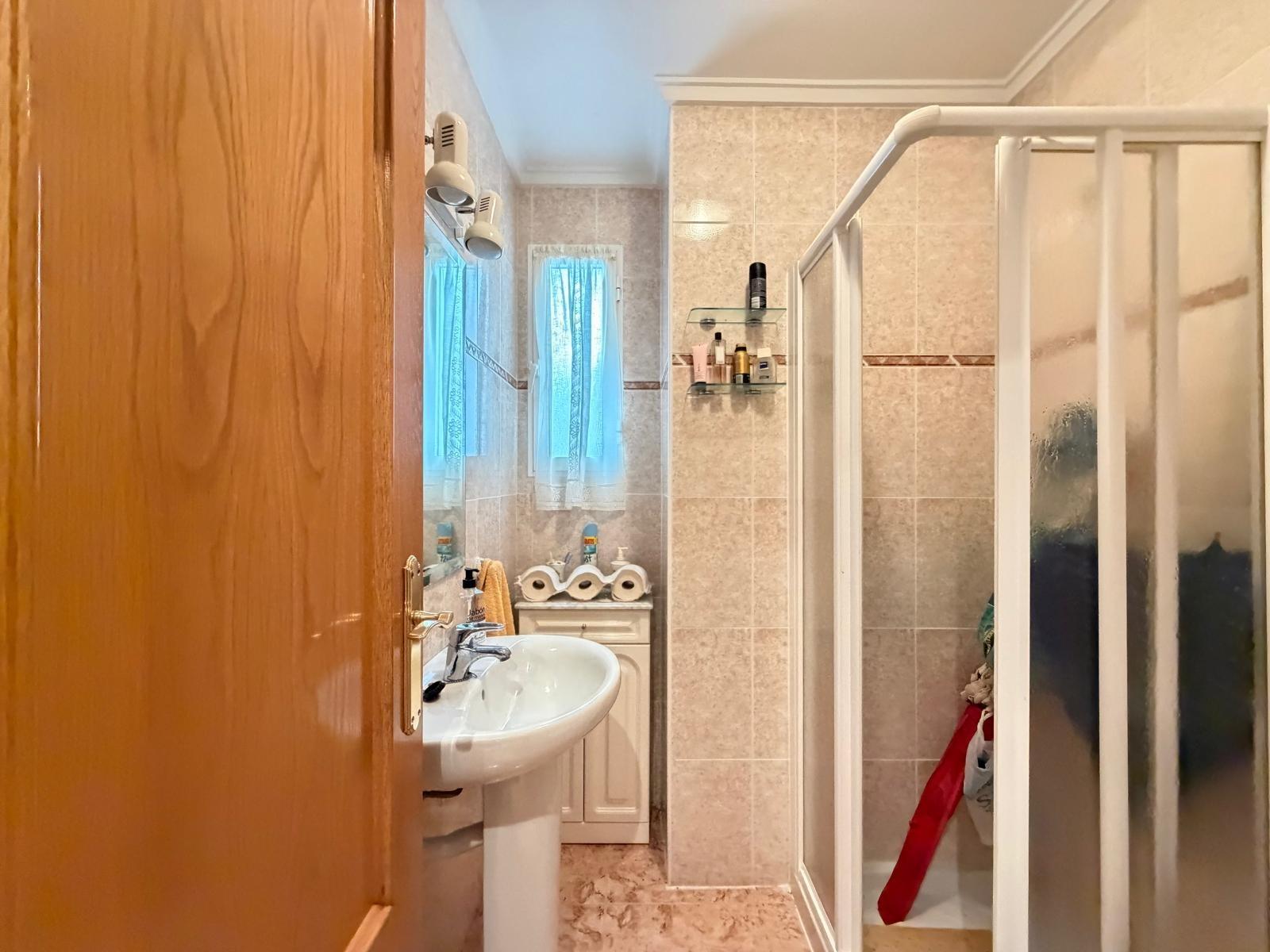 For sale - 3 Bedroom 2 Bathroom Apartment in Torrevieja - Playa Del Cura  - Alicante