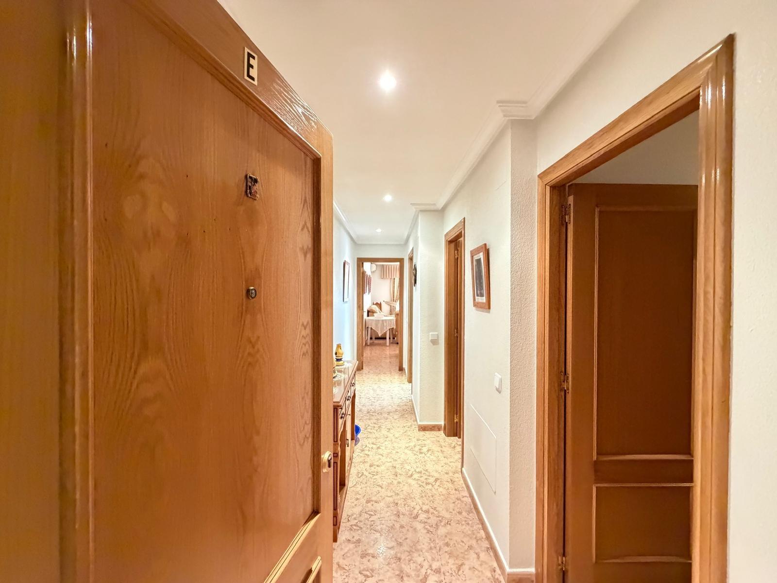 For sale - 3 Bedroom 2 Bathroom Apartment in Torrevieja - Playa Del Cura  - Alicante