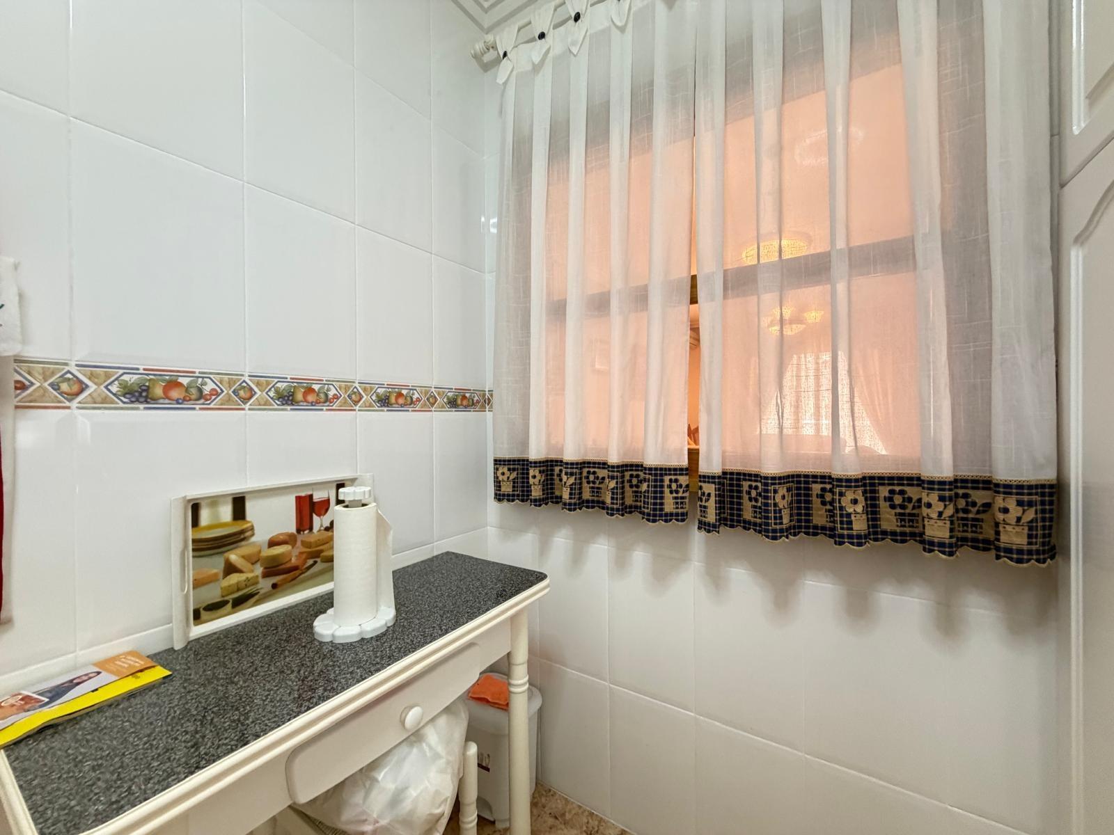 For sale - 3 Bedroom 2 Bathroom Apartment in Torrevieja - Playa Del Cura  - Alicante