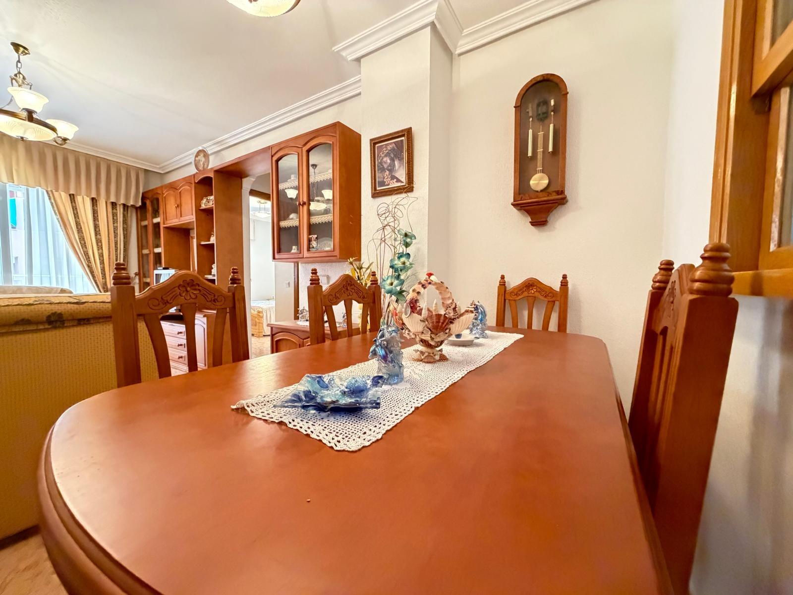 For sale - 3 Bedroom 2 Bathroom Apartment in Torrevieja - Playa Del Cura  - Alicante