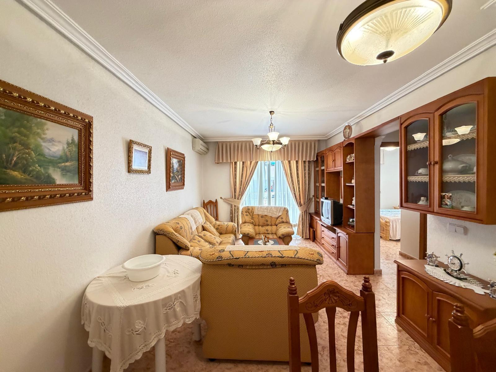 For sale - 3 Bedroom 2 Bathroom Apartment in Torrevieja - Playa Del Cura  - Alicante