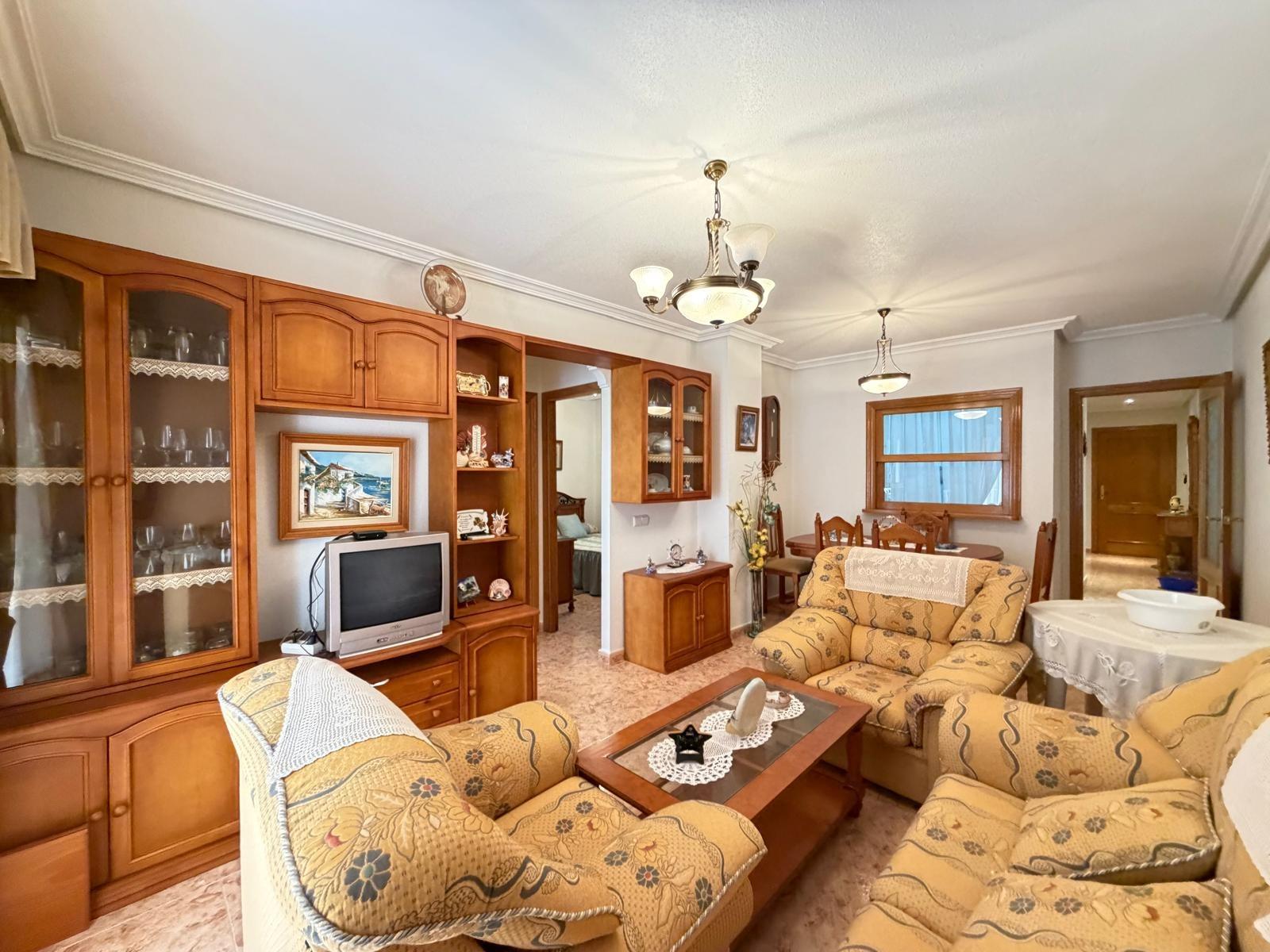 For sale - 3 Bedroom 2 Bathroom Apartment in Torrevieja - Playa Del Cura  - Alicante
