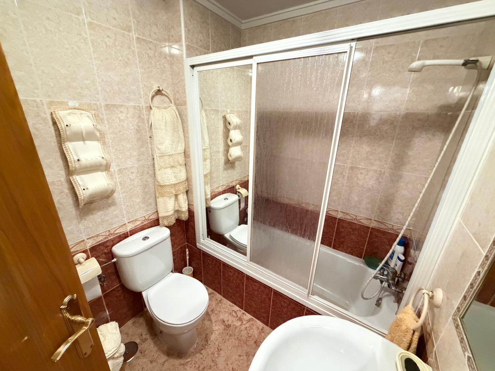 For sale - 3 Bedroom 2 Bathroom Apartment in Torrevieja - Playa Del Cura  - Alicante