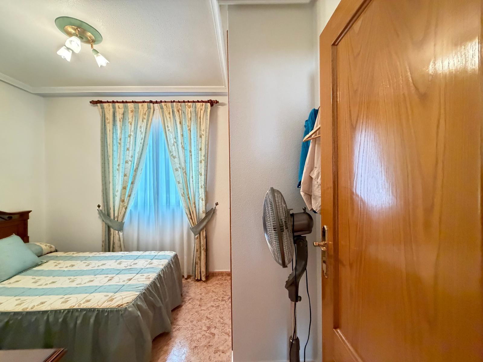 For sale - 3 Bedroom 2 Bathroom Apartment in Torrevieja - Playa Del Cura  - Alicante