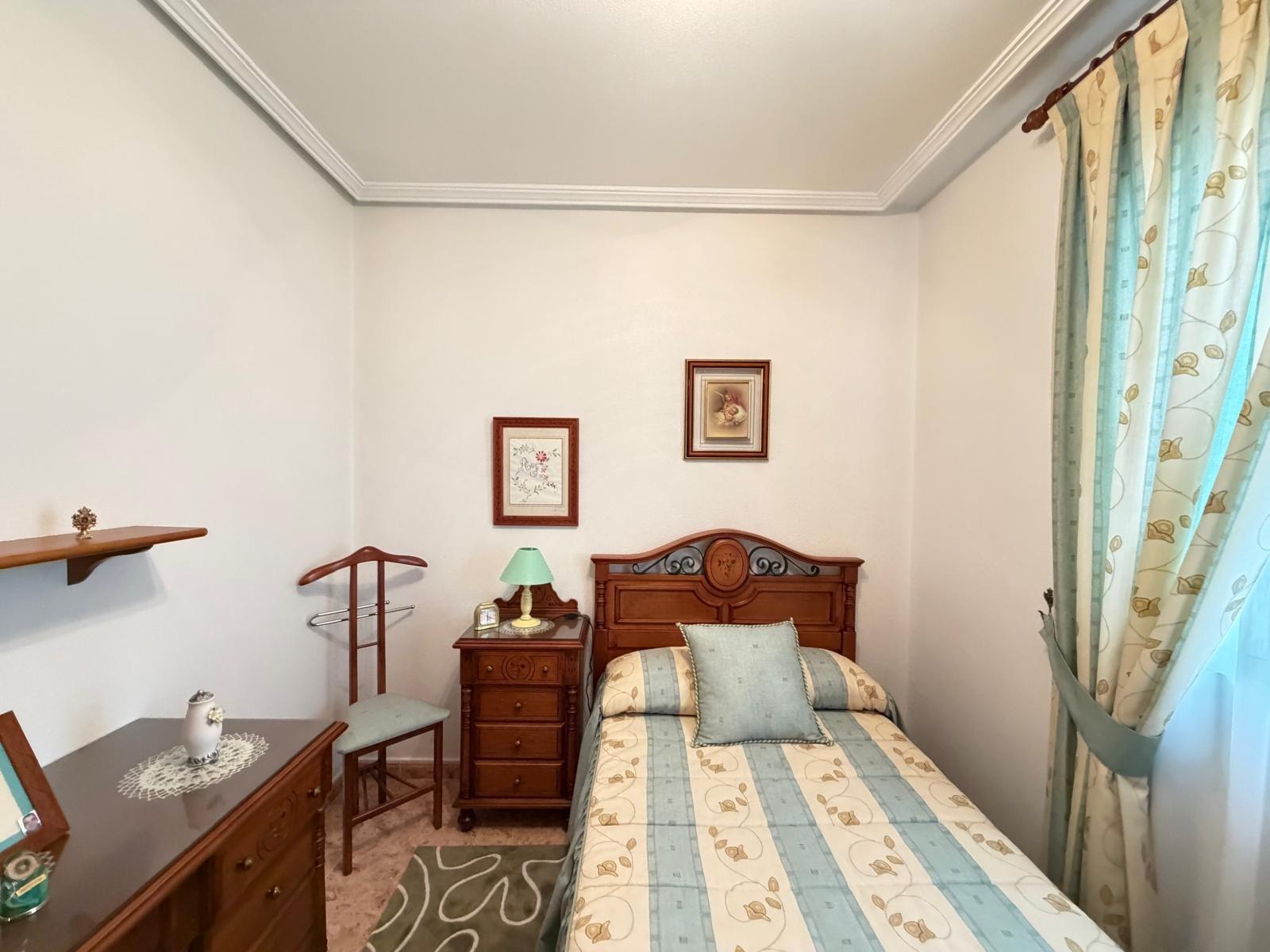 For sale - 3 Bedroom 2 Bathroom Apartment in Torrevieja - Playa Del Cura  - Alicante